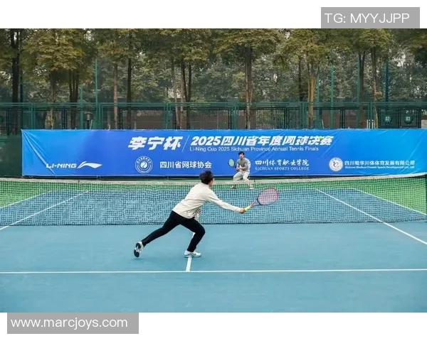 成都网球队迎来力量变革引发热议推动网球运动新发展